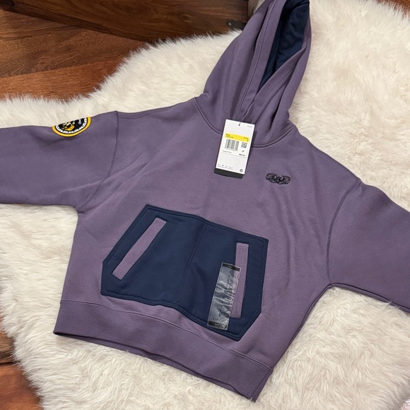 Nike Other - Nike LeBron James Boys Size S Hoodie with Embroidered Logo NWT